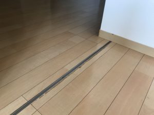 フローリング修理前