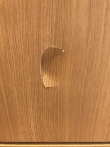 ドア穴補修